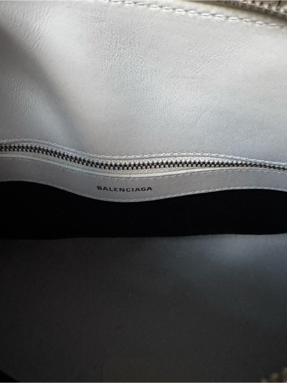 Balenciaga Ville Small Top Handle White Leather Bag - Picture 4 of 14